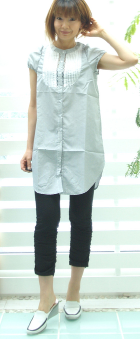 グレー 9900円