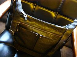P - TUCK  SHOLDER  BAG *