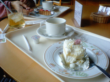 奥飛騨温泉郷アレスグーテのケーキ