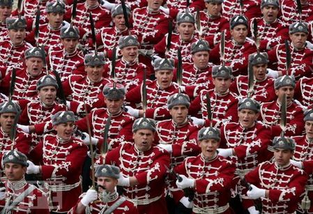 crazy_military_parades_04