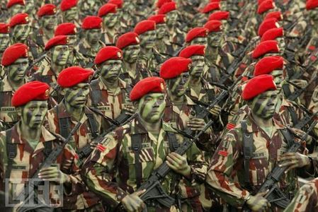 crazy_military_parades_15