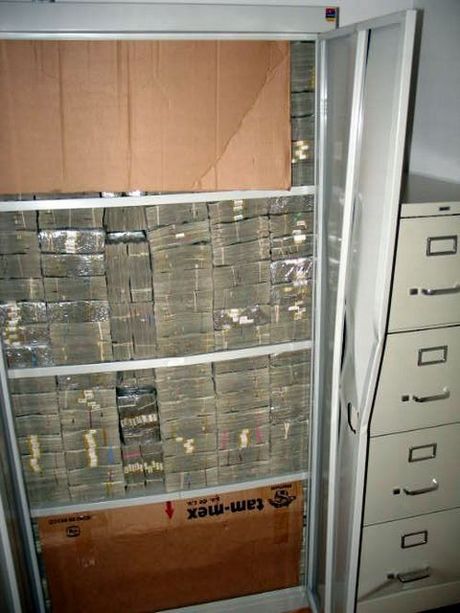 drug_money_06