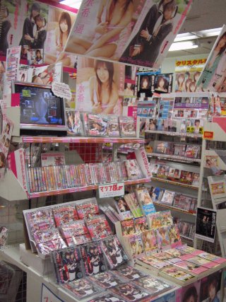 Sofmap�����륹1_5F_�ޤ�ߤƾ��⤢��쥨��DVD�ȤȰ����¤٤���