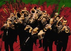 Fanfare Ciocarlia �t�@���t�@�[����`�H�J���[�A