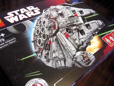 Ultimate Collector's Millennium Falcon