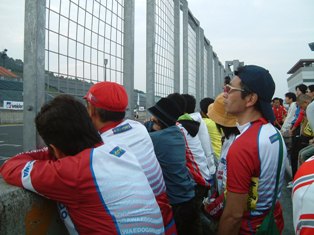 アンカーの応援