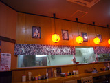 鈴木ラーメン店:店舗内部