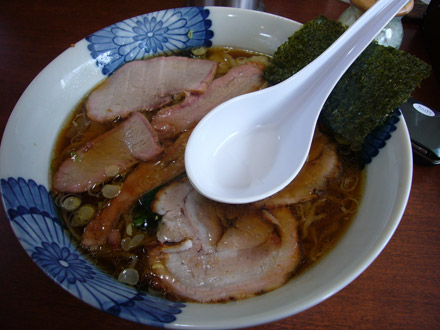 とら食堂:焼豚ワンタンメン