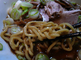 黒ナベ:麺