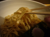 台風。:麺の持ち上げ