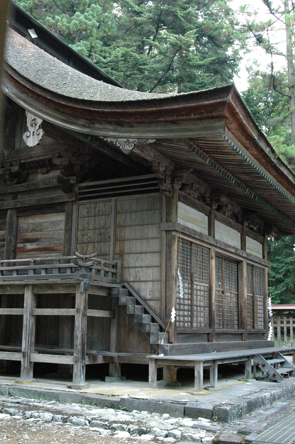 武田八幡神社本堂
