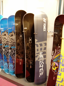 SNOWBOARDS