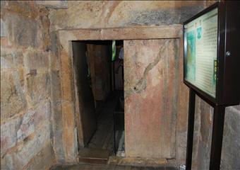 広州市西漢南越王博物館 前室