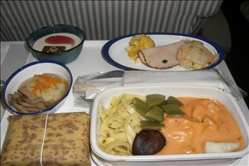 広州往きJAL機内食