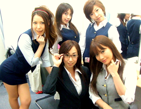 答えちゃいまｓｈｏｗ 佐藤万葉のよろずのことのは