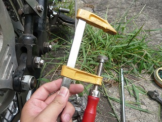 F型クランプ