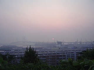 ベイブリッジと太陽