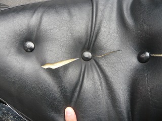 切り裂かれたシート