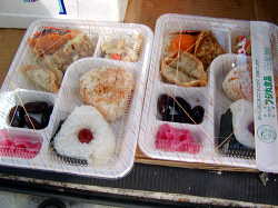 おにぎり弁当