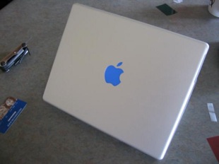 アップルマークが青になったPowerBook