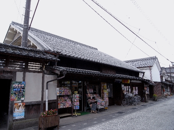 むくリ屋根