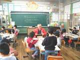 上尾市の小学校の竹とんぼ授業