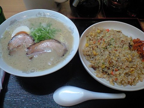 チャーハンでかい!
