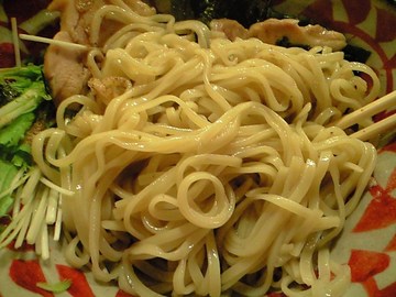 今日も麺が旨いです