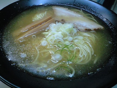 膜張ってる