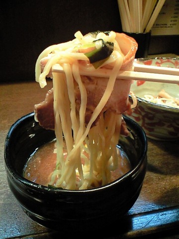 よく絡むなぁ~