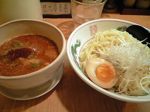 見るからに辛そうです