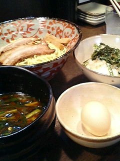 巧のオバチャンに勉強熱心なラーメン屋だと思われていた