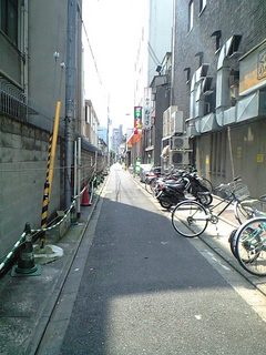 あまり目立たない路地
