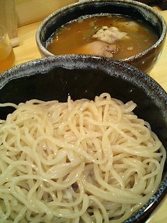 麺が見た目から違う・・・すげぇ