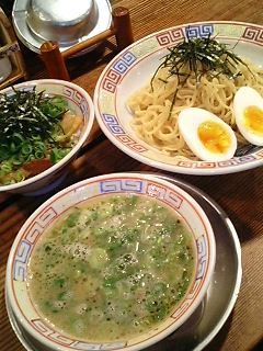 この泡が、豚骨ではワクワクする