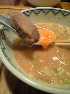 チャーシューは、断面にすればよかった・・・