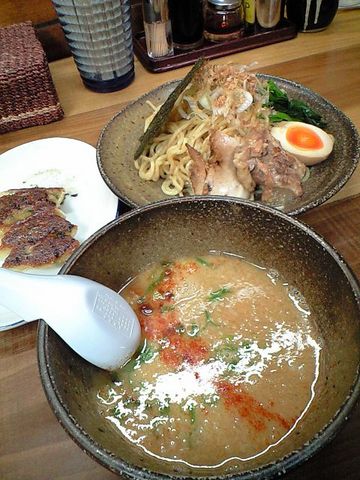麺を手前にすべきでした・・・