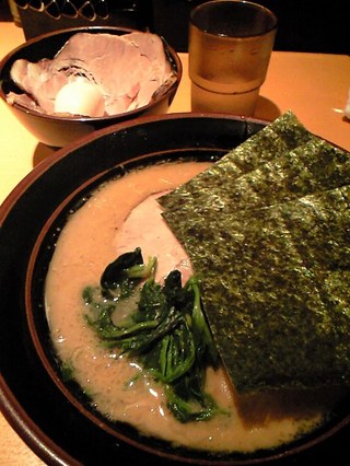 スープの温度を下げない為ですね♪