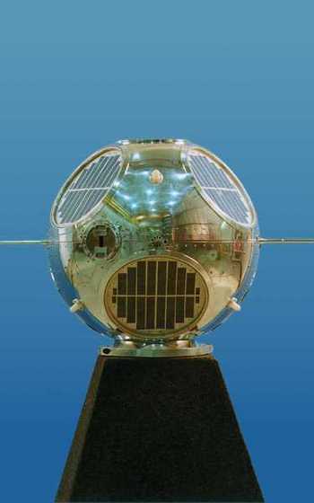 衛星1