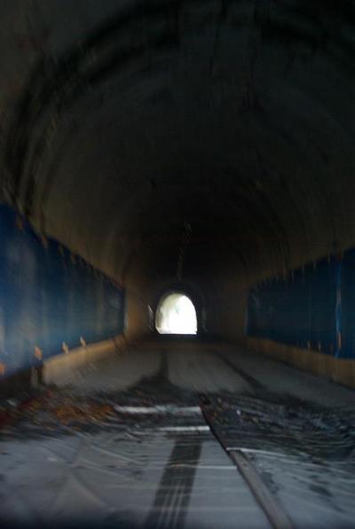 トンネル