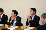 パレスチナ立法評議会議員と2