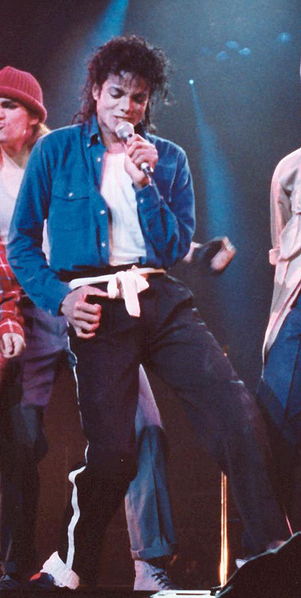 301px-Michael_Jackson-3