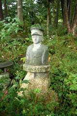 戦没者の石像です