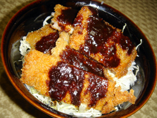 味噌ースカツ丼