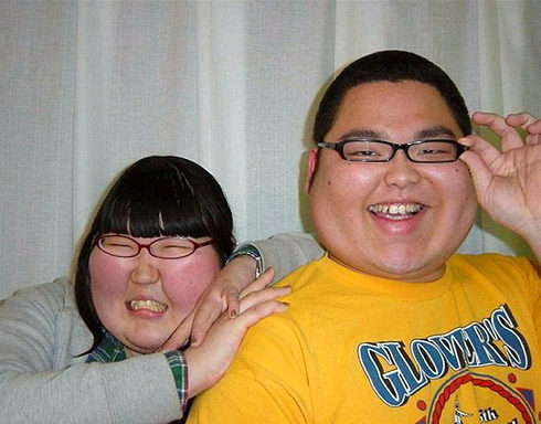 仲良し双子のスナップ写真