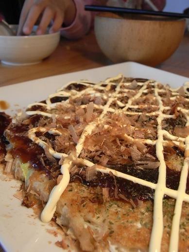 たこ焼き生地でお好み焼きb