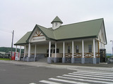 新冠駅・駅舎