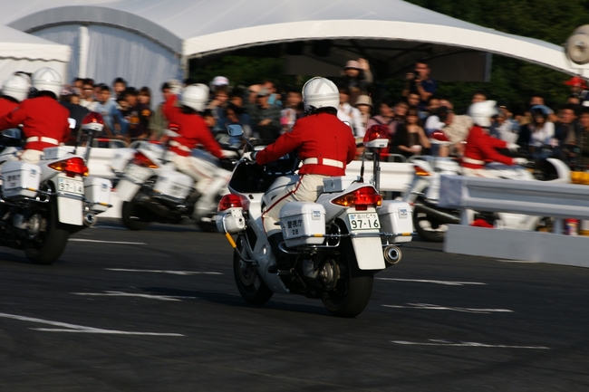 08b