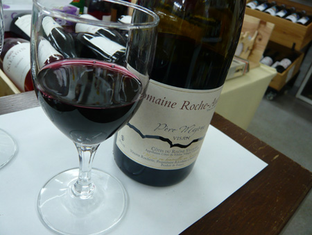 domaine-roche-visan-and-glass