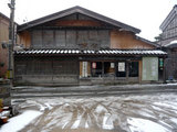 雪面の中島酒造店